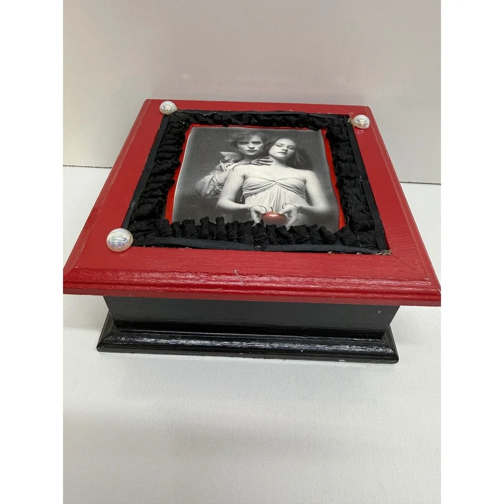 Twilight Saga Edward Bella Wooden Jewelry Trinket Box Red Black Gothic Decor 6x6